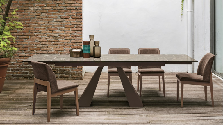 Table de repas extensible TAURUS - Passez de 180 à 270 cm avec ses deux allonges de 45 cm. Plusieurs teintes de bois et de céram